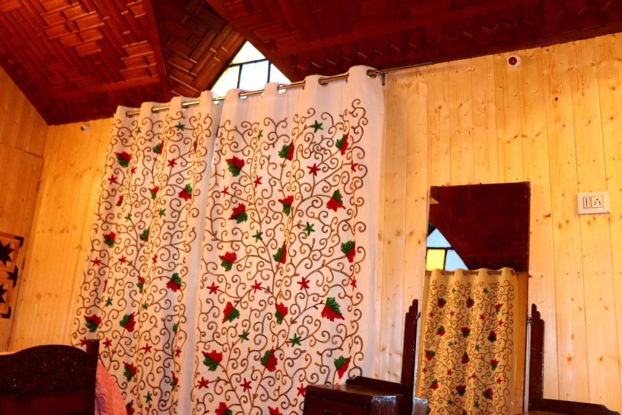 House Boat New Pala Palace 3* Srinagar (Jammu and Kashmir)