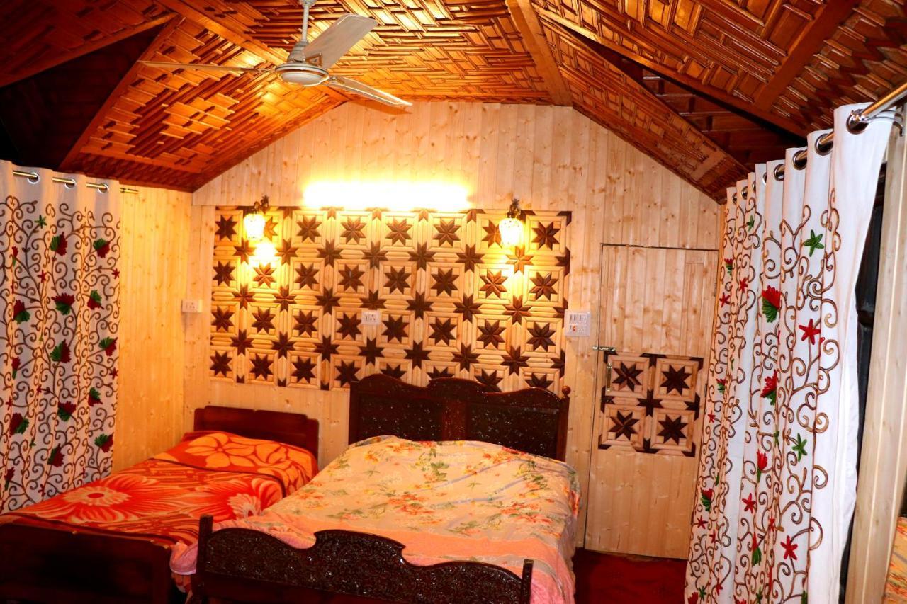 House Boat New Pala Palace