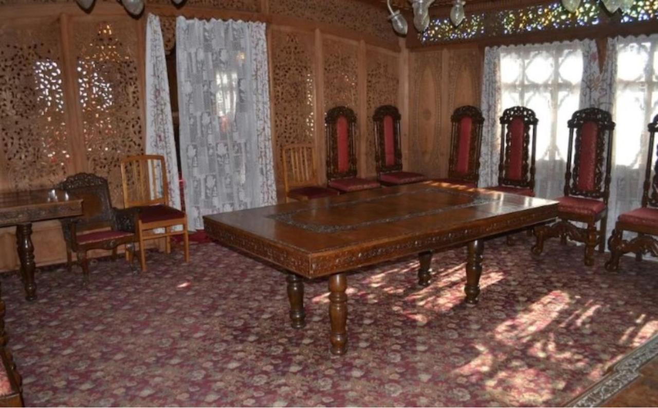 Houseboat, Botel Srinagar (Jammu and Kashmir)