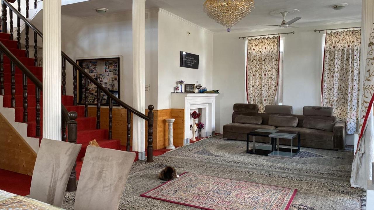 Serene House Homestay Srinagar (Jammu and Kashmir)