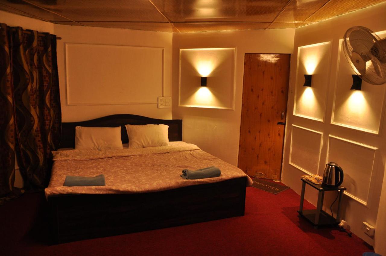 Resort Nigeen Srinagar (Jammu and Kashmir)