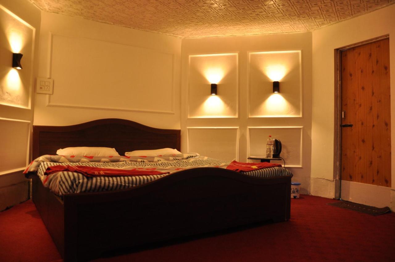Resort Nigeen Srinagar (Jammu and Kashmir)