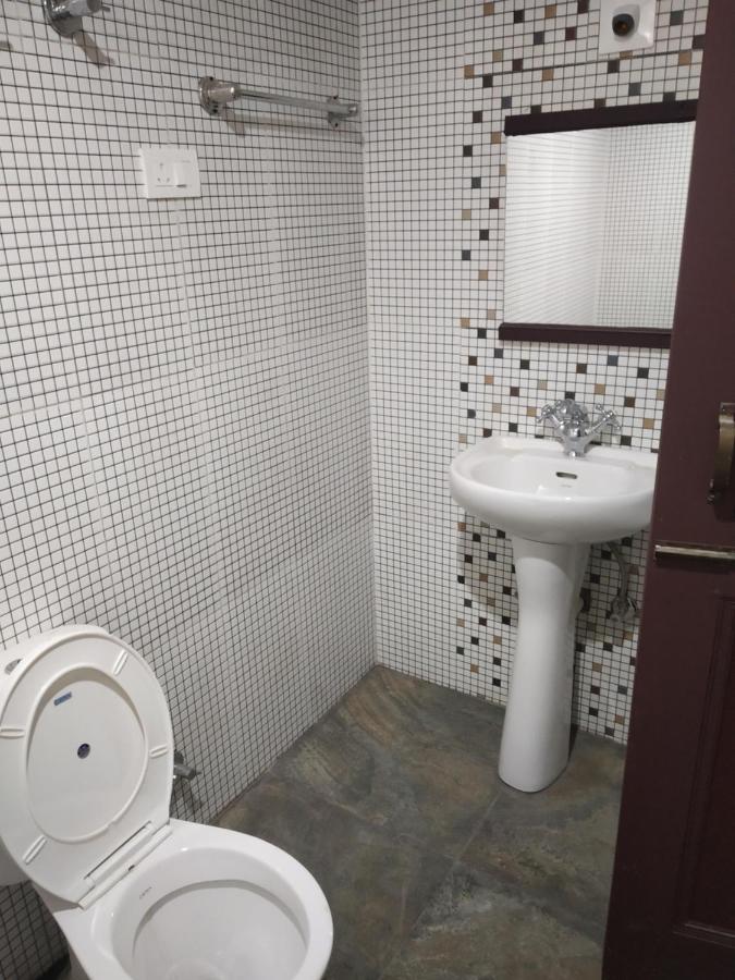The Ile Guest house Srinagar (Jammu and Kashmir)