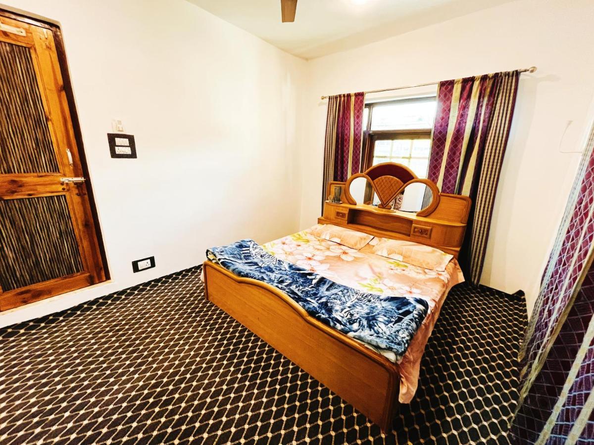 Sea Homestay Srinagar (Jammu and Kashmir)
