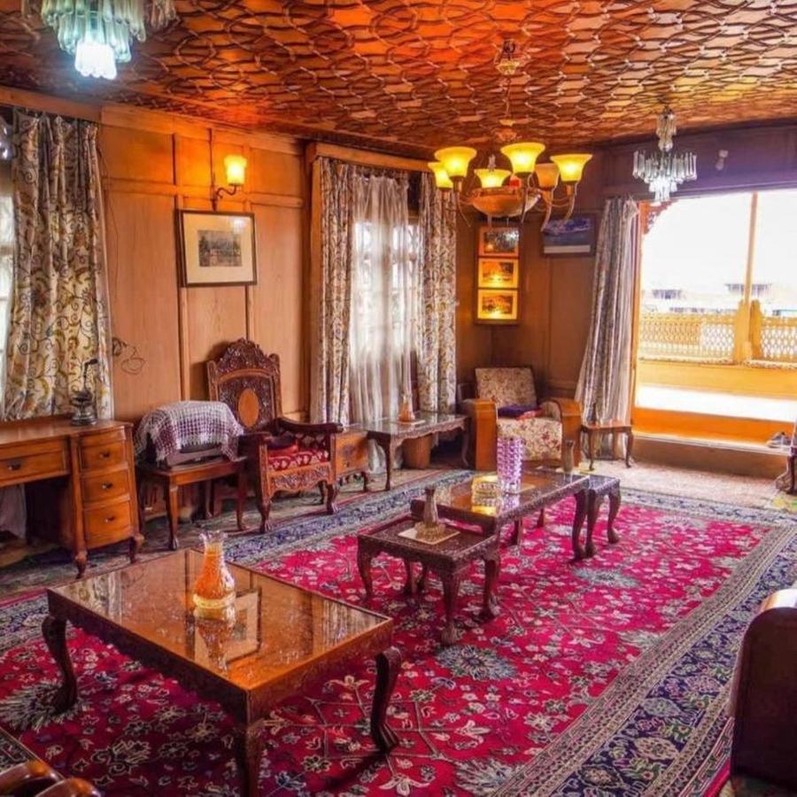 Floating Luxury Group Of Houseboats 4* Srinagar (Jammu and Kashmir)