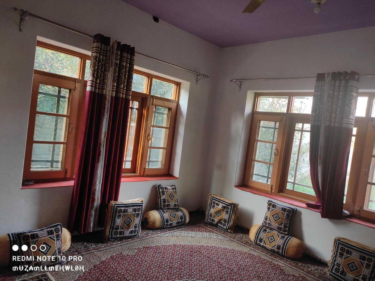 Oyo Yasmeena Apartment Srinagar (Jammu and Kashmir)