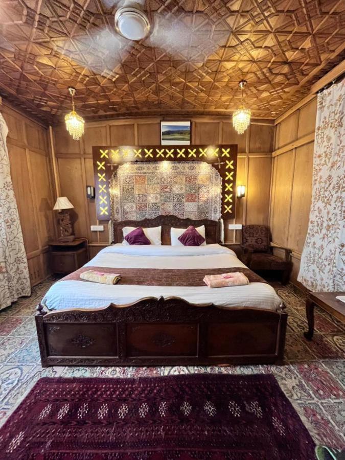 Botel Floating Luxury Group Of Houseboats