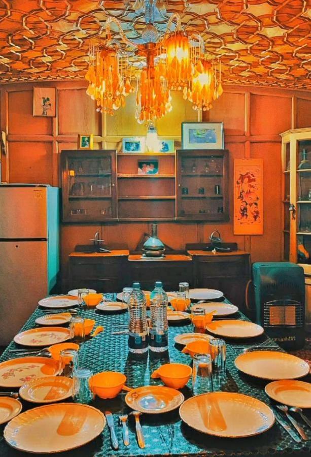 Floating Luxury Group Of Houseboats Srinagar (Jammu and Kashmir)