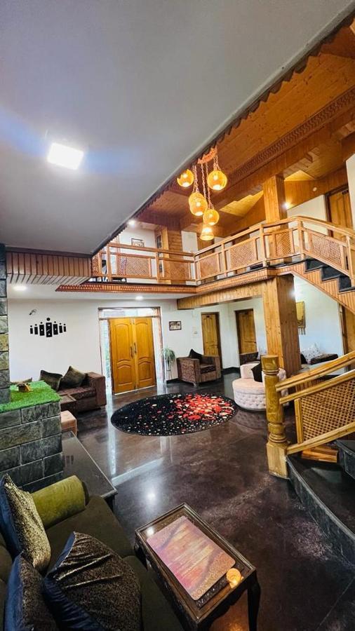 White Guest house Srinagar (Jammu and Kashmir)