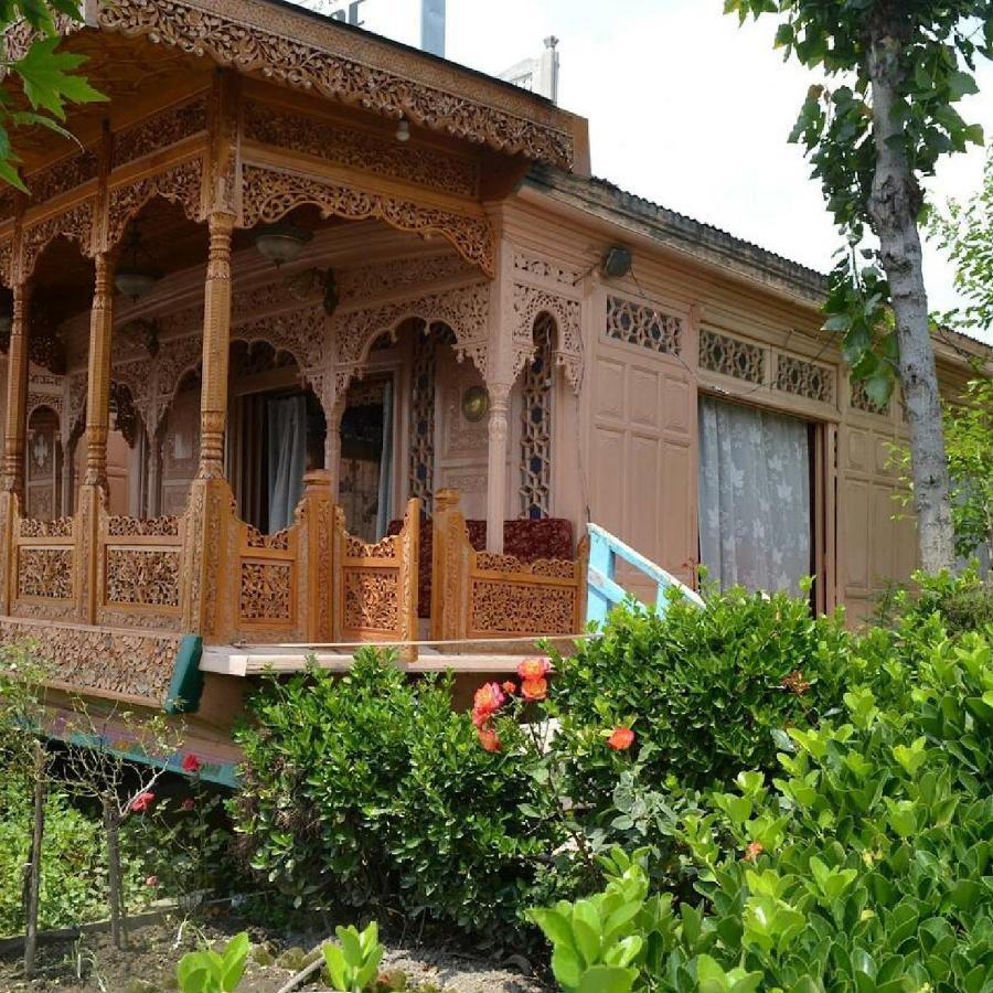 The Heritage Group Of Houseboats Hotel Srinagar (Jammu and Kashmir)