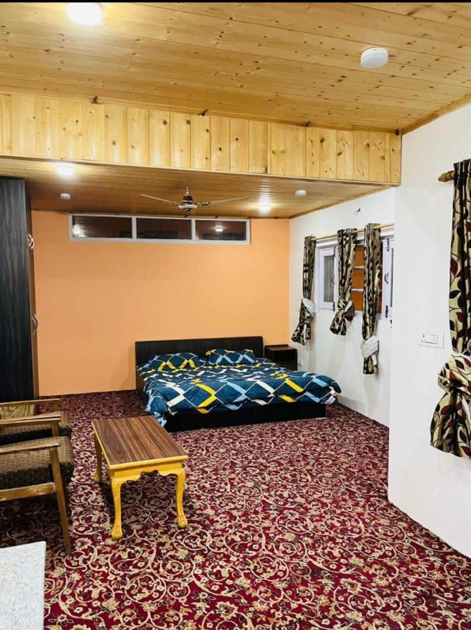 Ashai Studio In * Srinagar (Jammu and Kashmir)