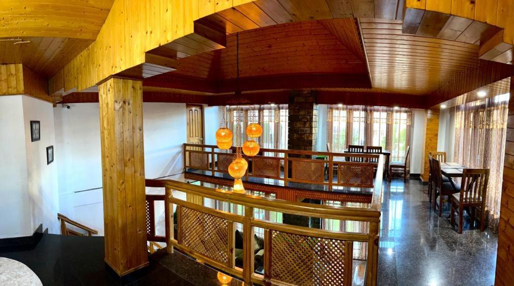 White Guest house Srinagar (Jammu and Kashmir)