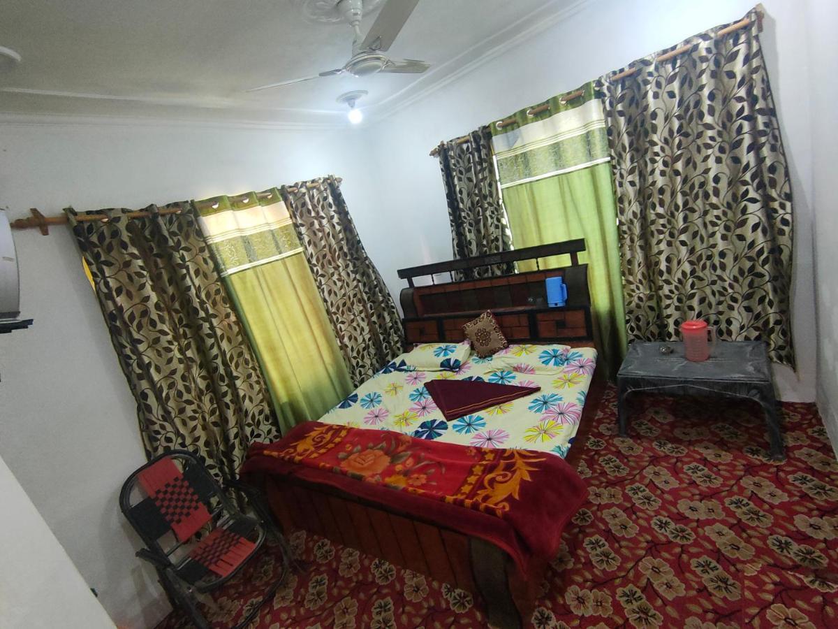 Irshad * Srinagar (Jammu and Kashmir)