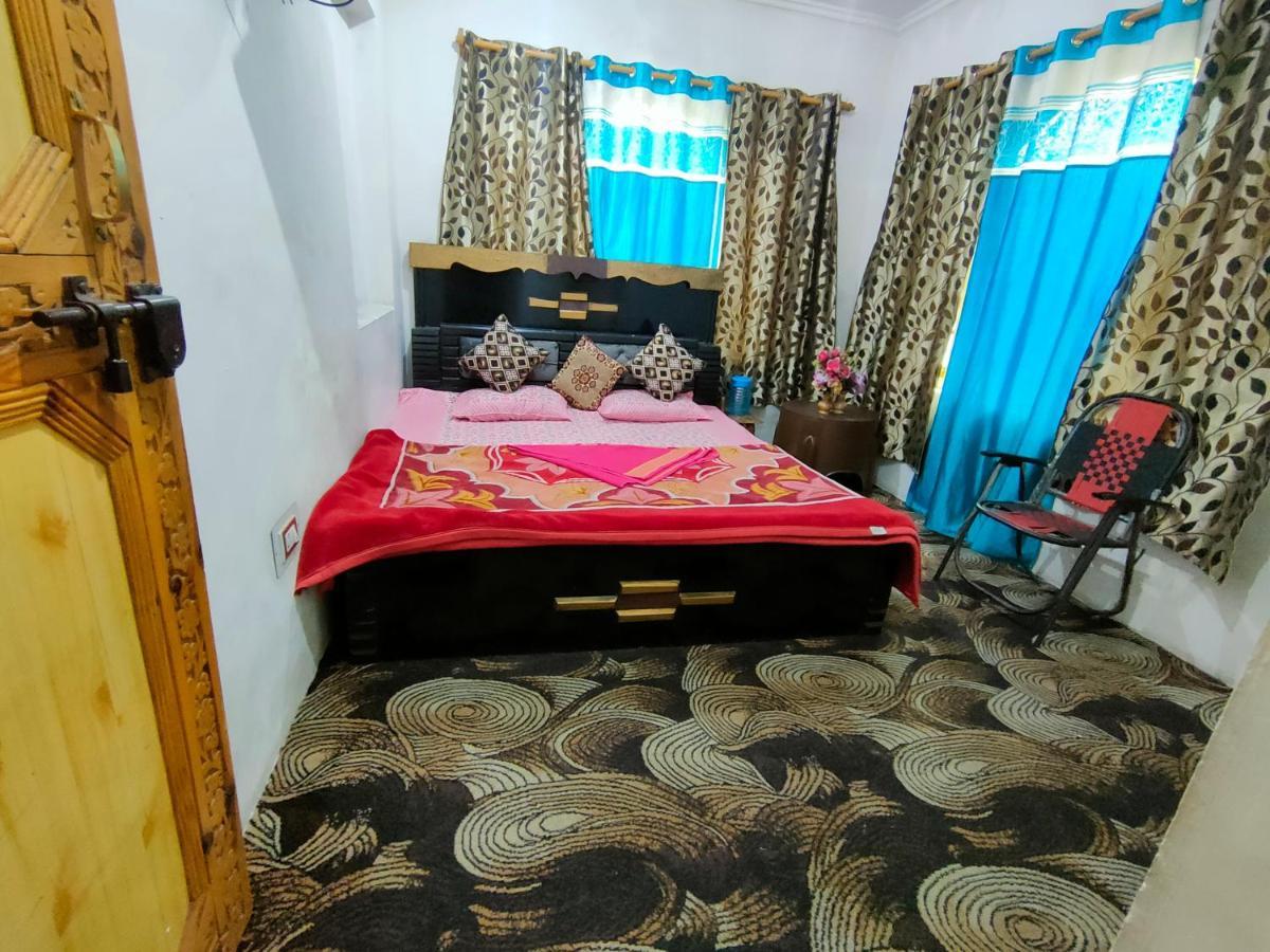 Irshad * Srinagar (Jammu and Kashmir)
