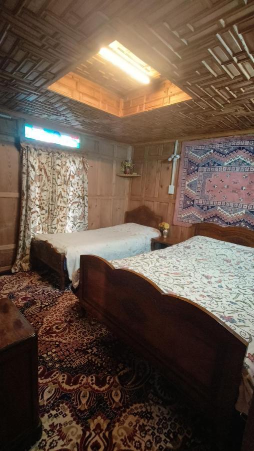 Houseboat Pride Of India Botel 3*