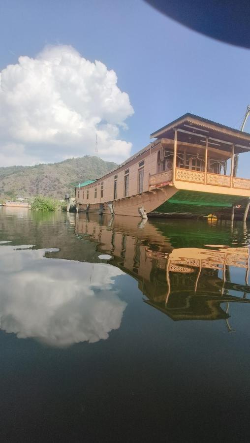 Houseboat Pride Of India 3* Srinagar (Jammu and Kashmir)