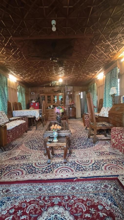 Houseboat Pride Of India 3* Srinagar (Jammu and Kashmir)