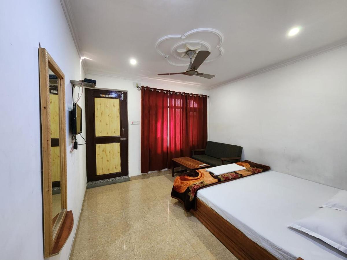 Junaid Guest house Srinagar (Jammu and Kashmir)