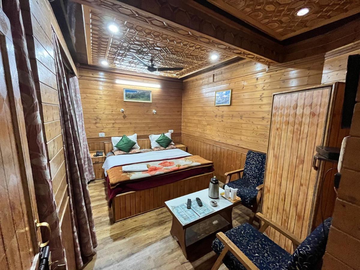 Sun N Shade Guest house Srinagar (Jammu and Kashmir)