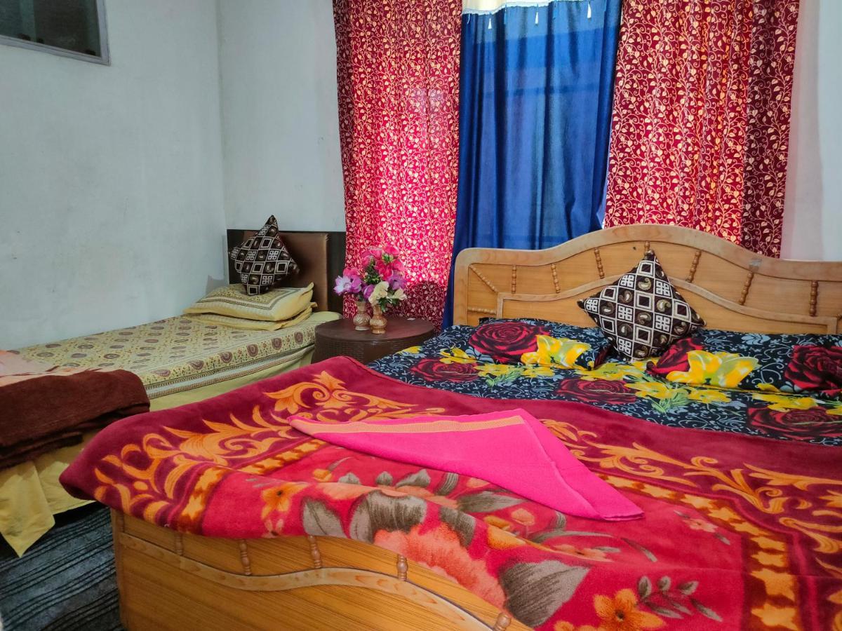 Irshad * Srinagar (Jammu and Kashmir)