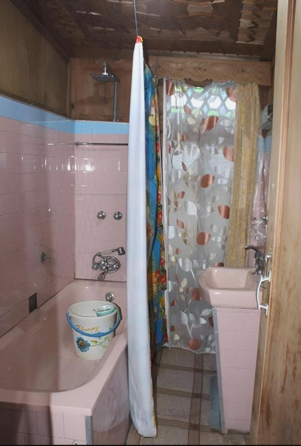 Hotel Kashmir Palace Group Of Houseboats 4*