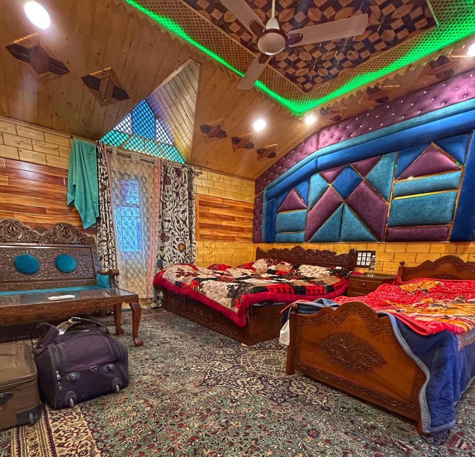 Heritage Shreen Houseboat Srinagar (Jammu and Kashmir)