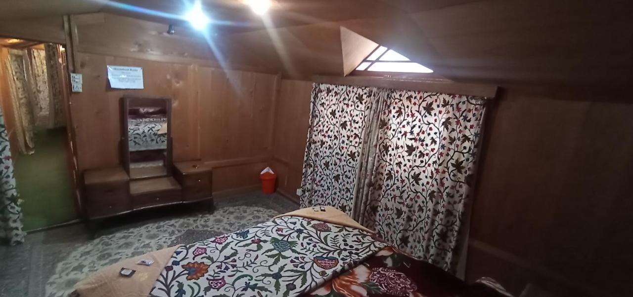 New Bombay Heritage Group Of Houseboats Botel 4*