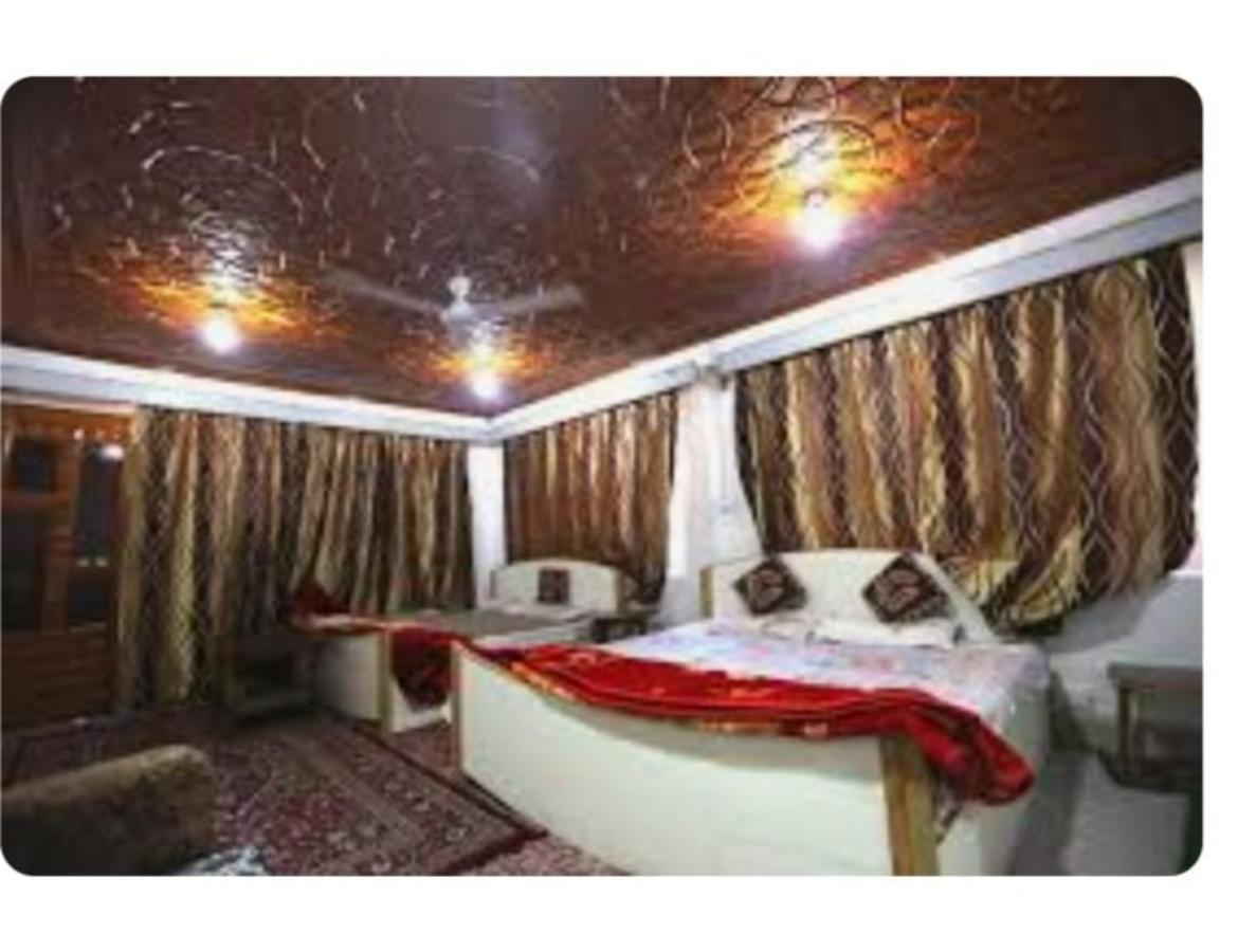 Homestay Gulab Resort, *