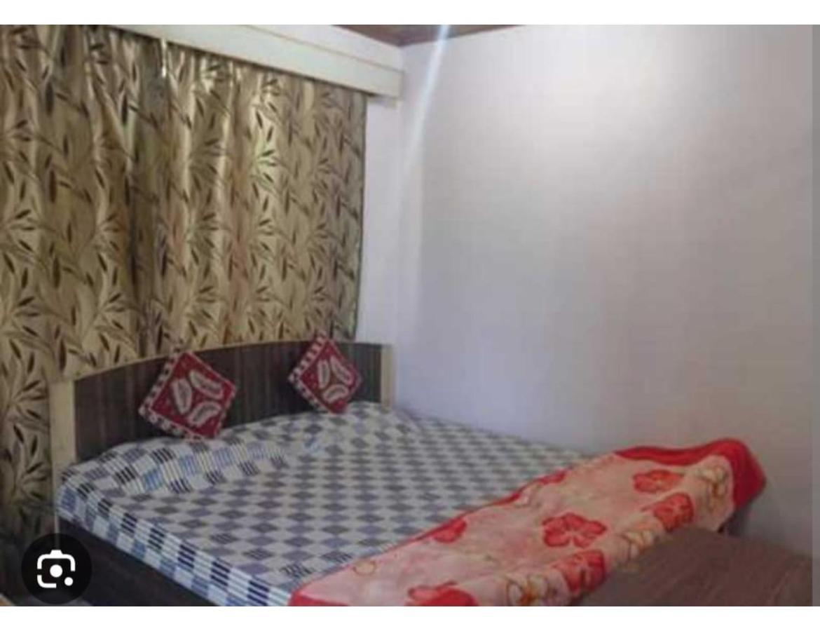 Gulab Resort, * Srinagar (Jammu and Kashmir)