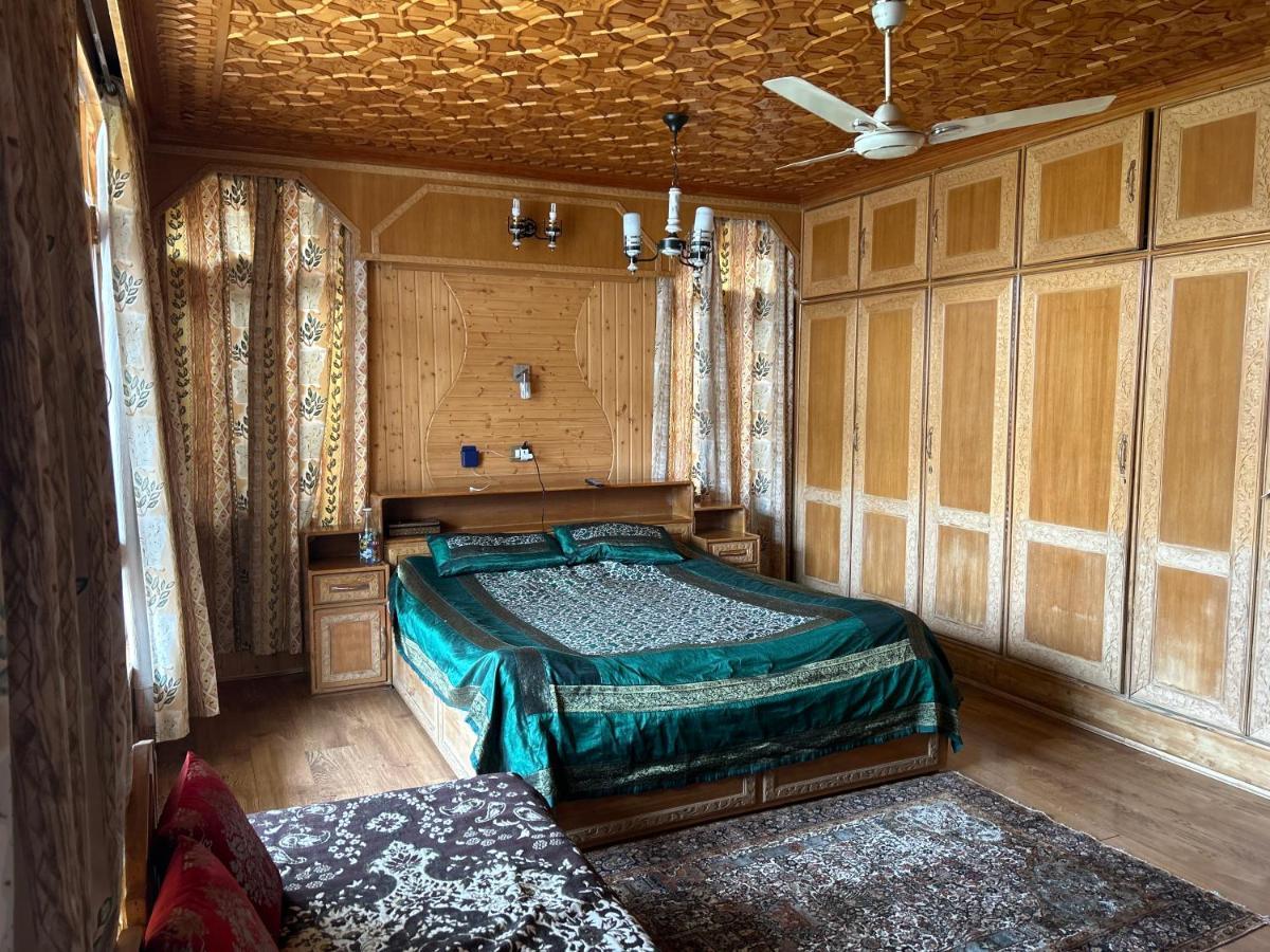 Taha Comfort * Srinagar (Jammu and Kashmir)