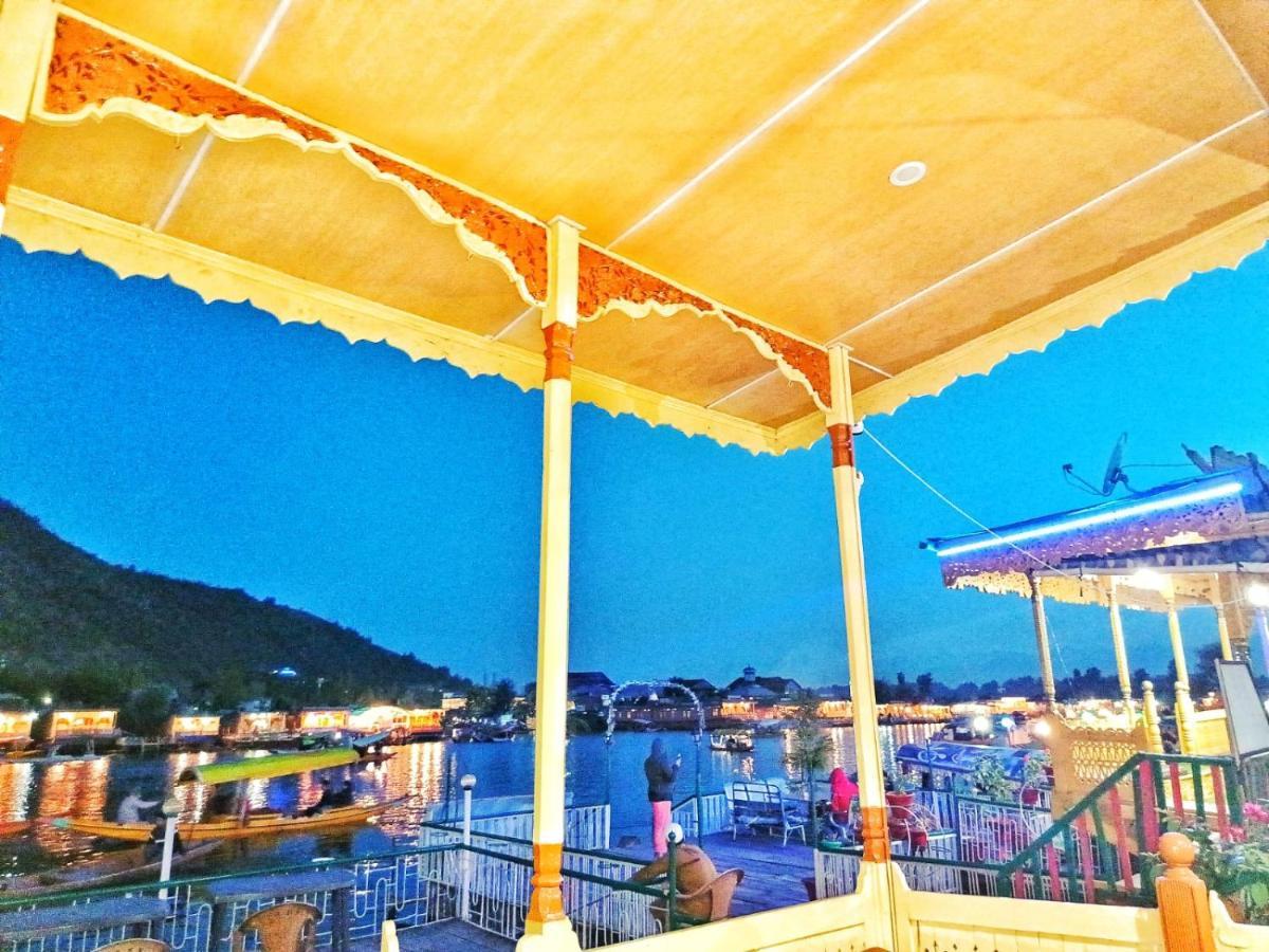 Botel The Heritage Plato Group Of Houseboats