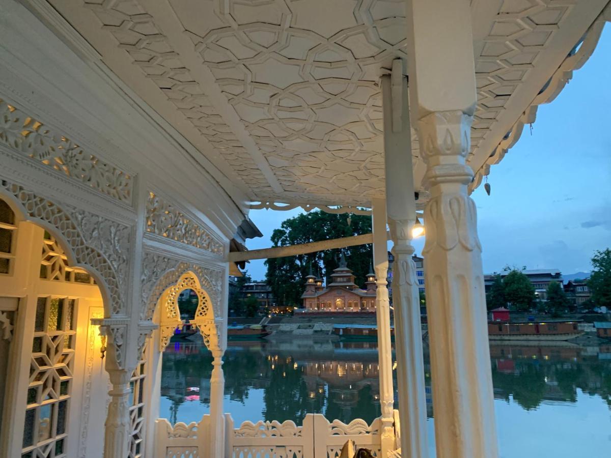 Messiah's Ark * Srinagar (Jammu and Kashmir)
