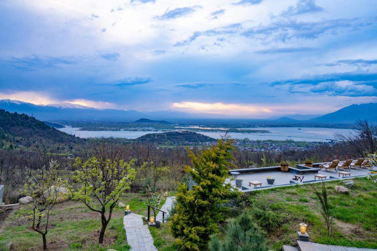 Qayaam Gah * Srinagar (Jammu and Kashmir)