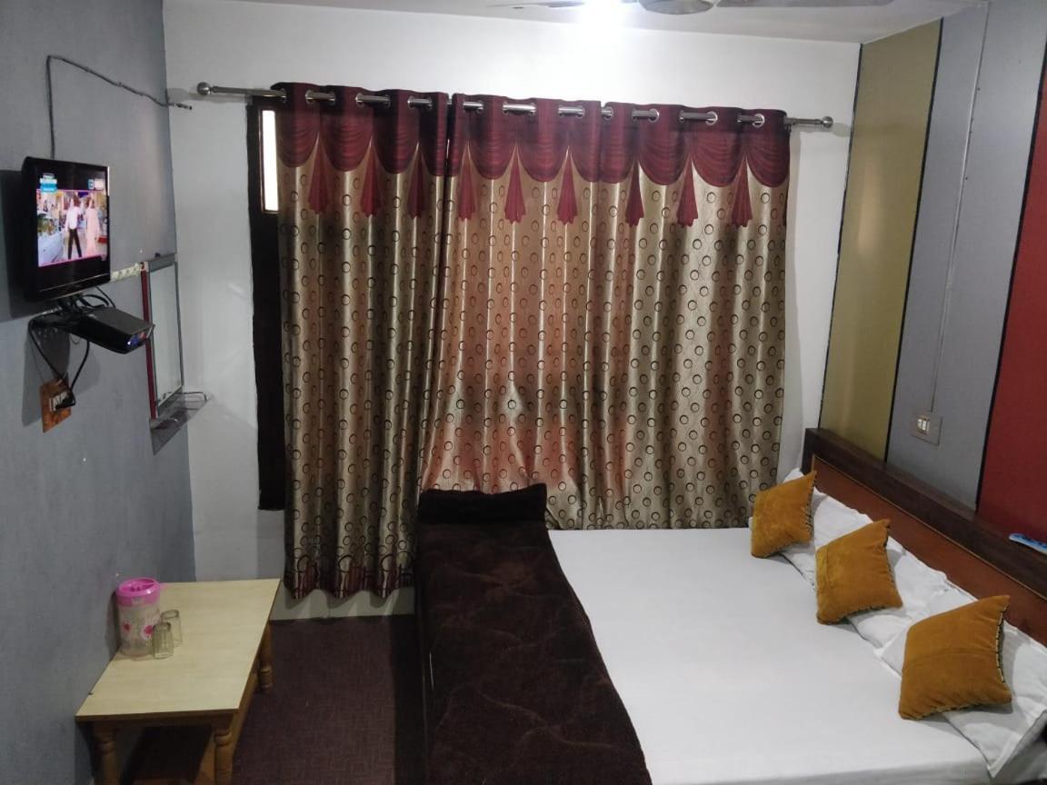 Star Hotel Srinagar (Jammu and Kashmir)