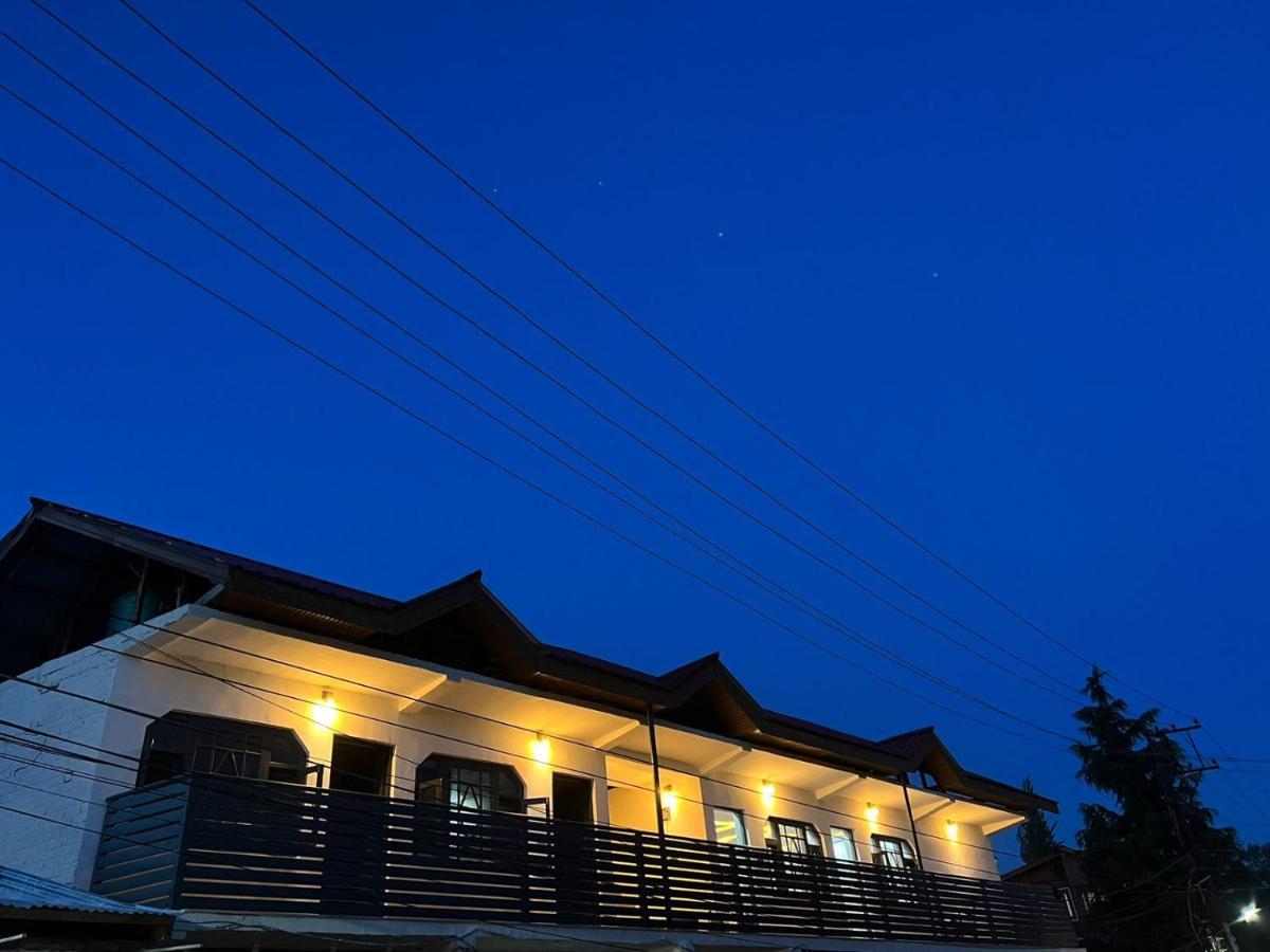- A Luxury Living Srinagar (Jammu and Kashmir)