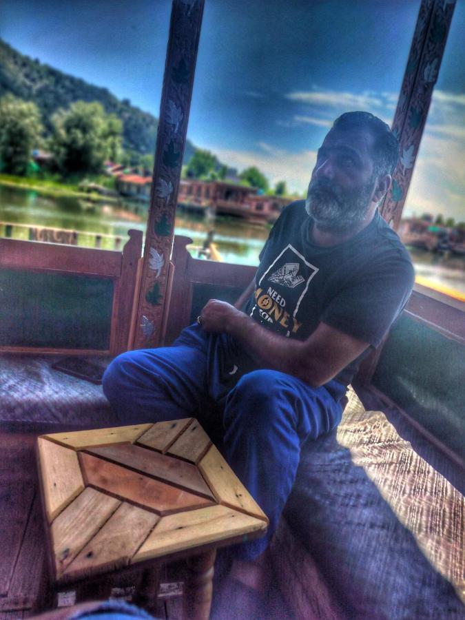 Iblala Houseboat Botel