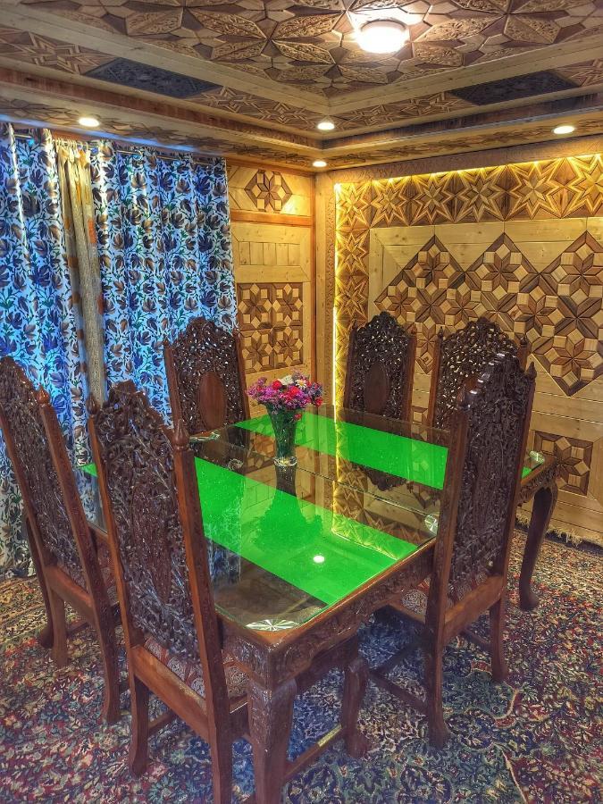 Iblala Houseboat Botel 3*