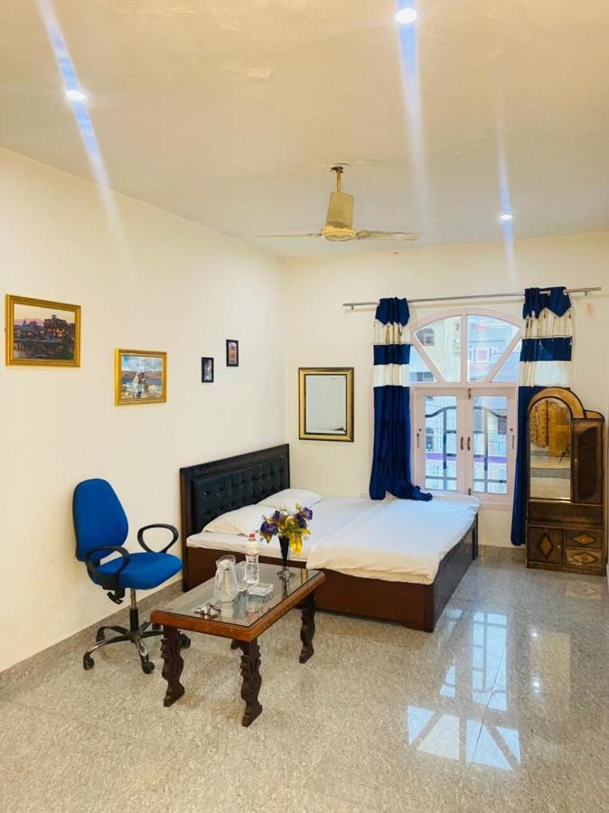 Hotel Pall Residency Srinagar (Jammu and Kashmir)