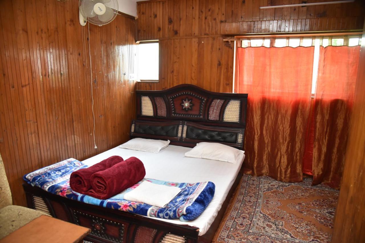 Hotel Kashmir Rose 3*