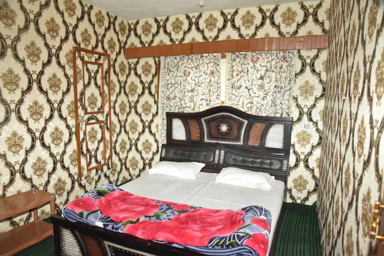 Hotel Kashmir Rose 3*