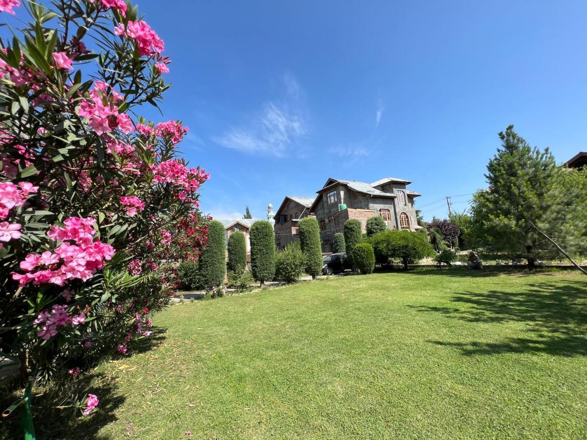 - A Luxury Living Apartment *