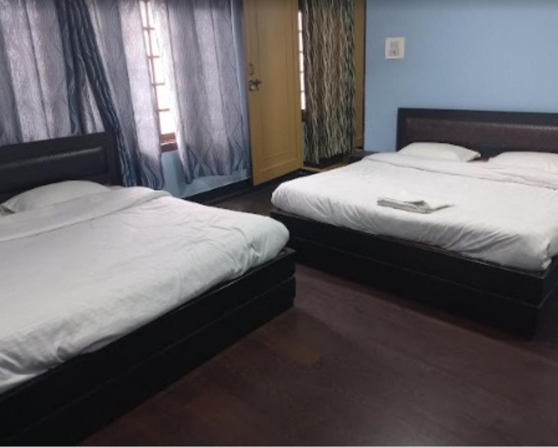 Basant Inn, Srinagar (Jammu and Kashmir)