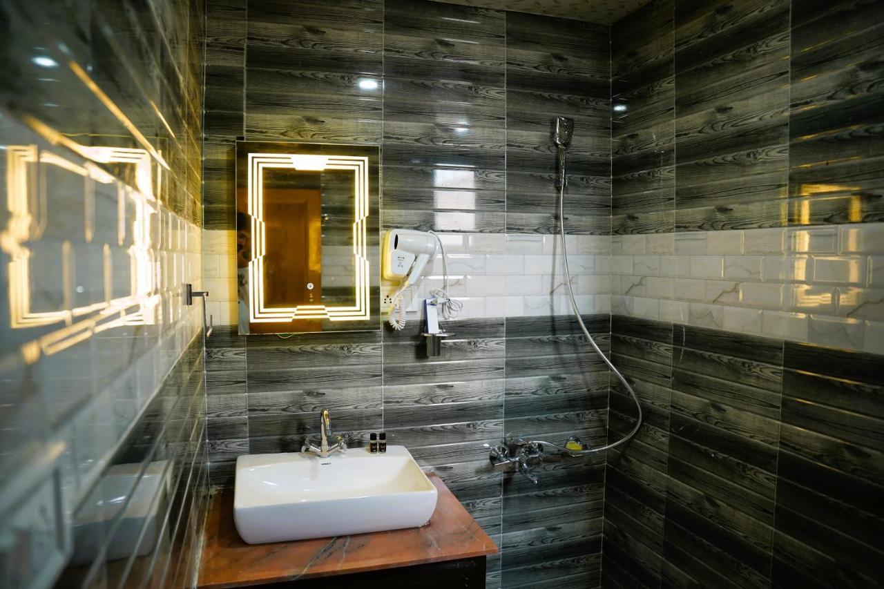 The Ivory Guest house Srinagar (Jammu and Kashmir)