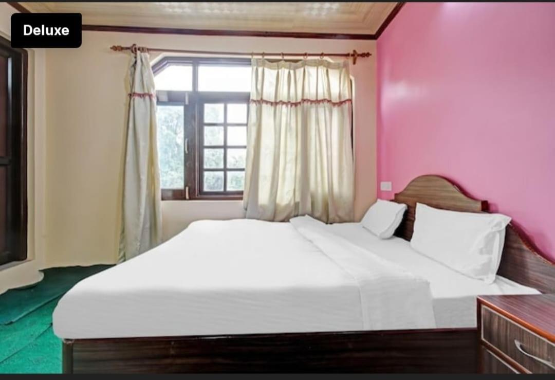 Homestay Nishat Lake View