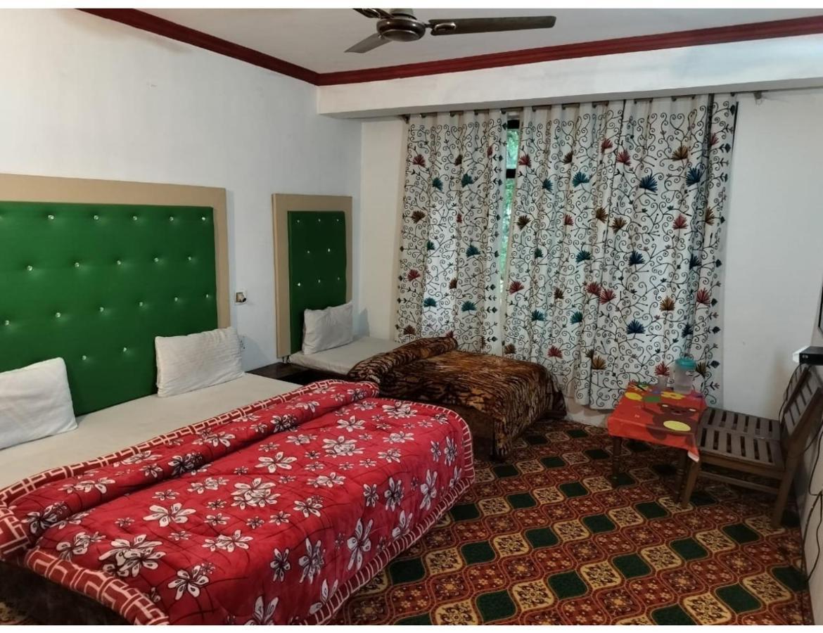 Muneer Ishfan, Homestay