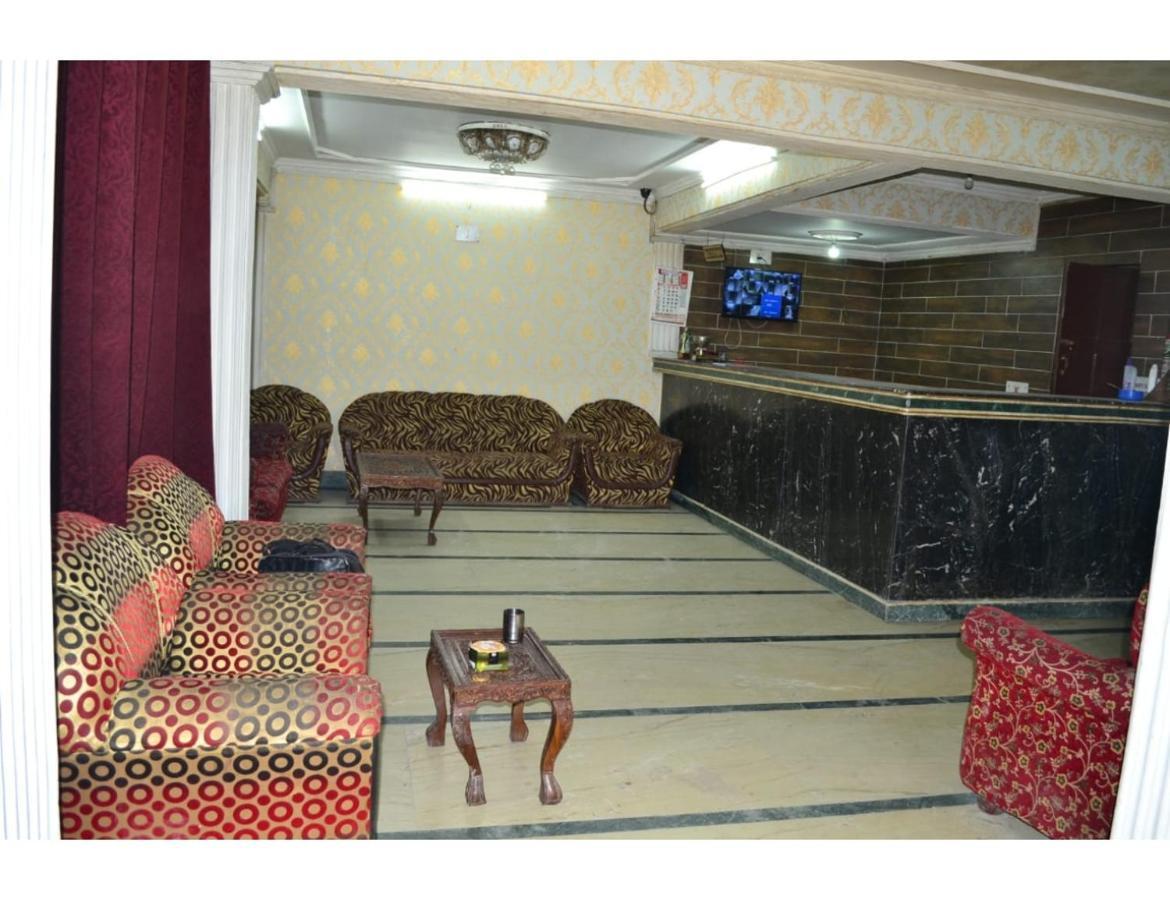 Muneer Ishfan, Homestay