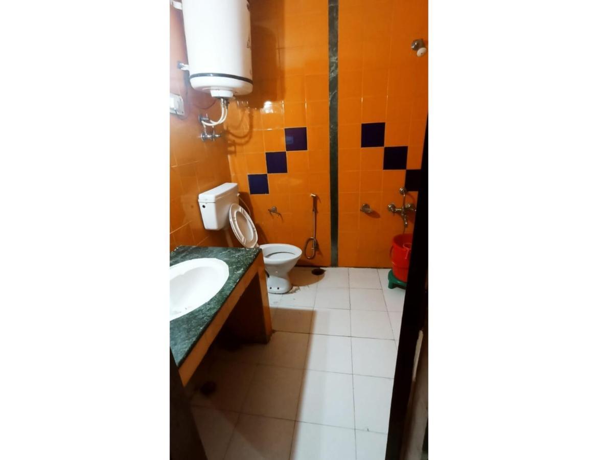 Muneer Ishfan, Homestay