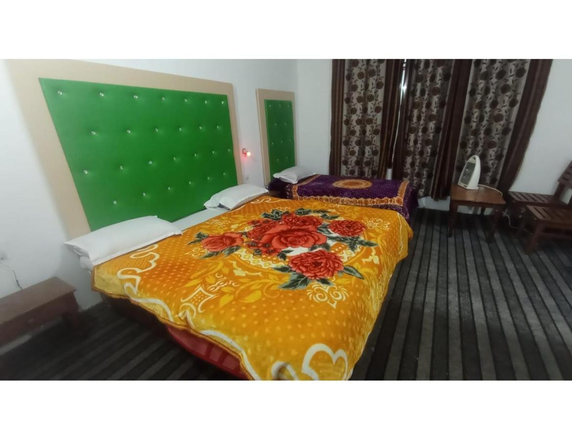 Muneer Ishfan, Homestay Srinagar (Jammu and Kashmir)