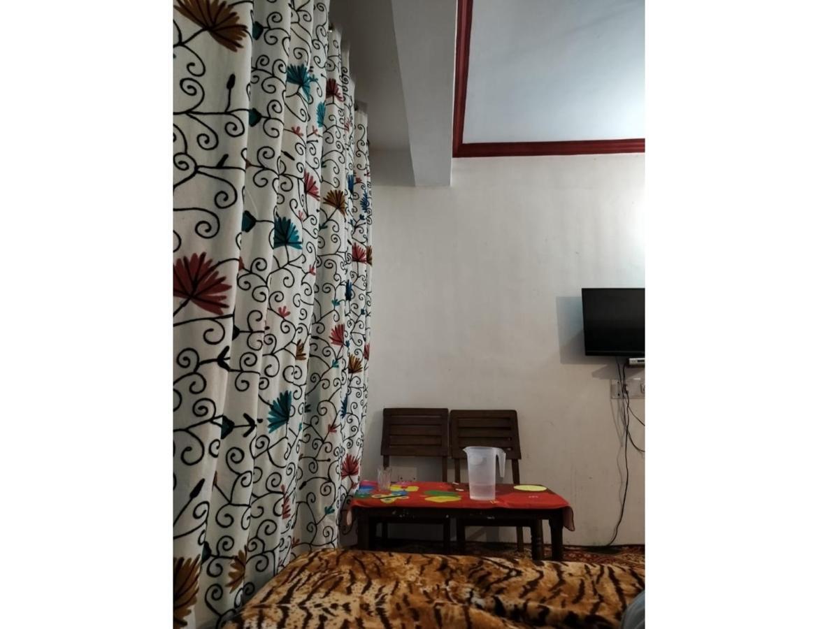 Muneer Ishfan, Homestay Srinagar (Jammu and Kashmir)