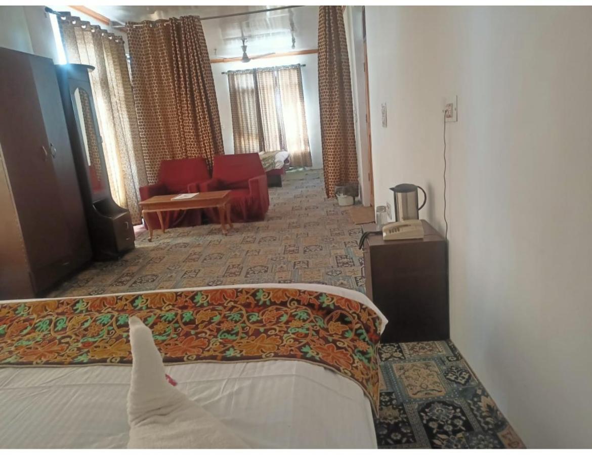 Shafaaf Plaza, Homestay